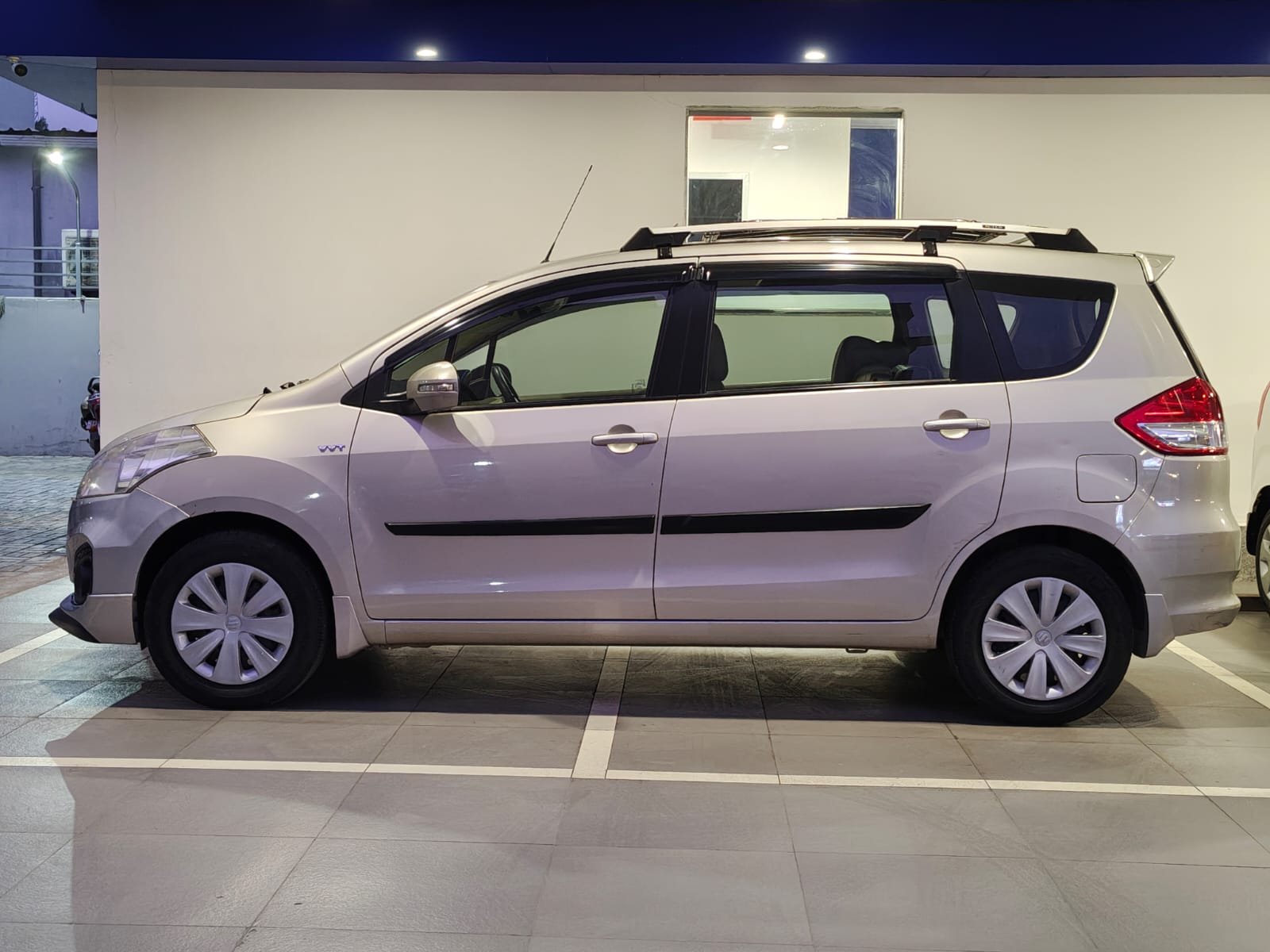 MARUTI SUZUKI ERTIGA VXI